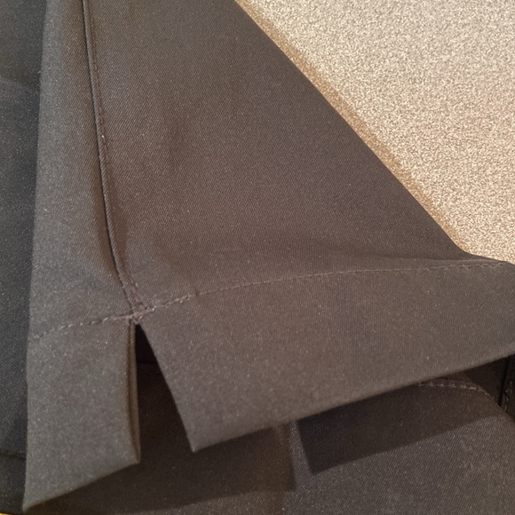 Adidas - Women’s Black Golf Capri pants. Size 8? - Picture 8 of 9